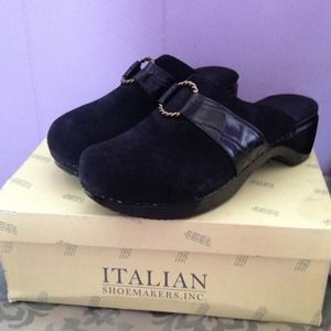 Black Clogs