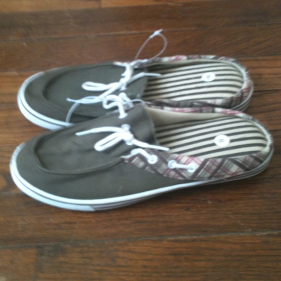 Shoes - Picture 2 of 2