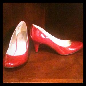 Shinny red heels