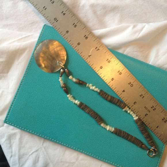 Shell Necklace - Picture 4 of 4