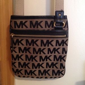 Michael kors cross body bag