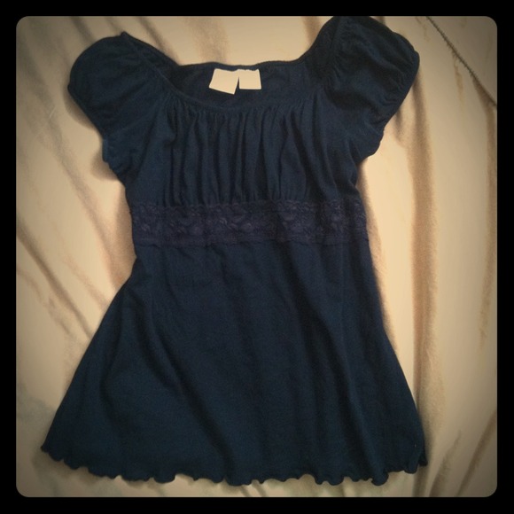 💢SOLD💢BUNDLED. Cute Black Peasant Top