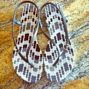 Brand new old navy flip flops!!
