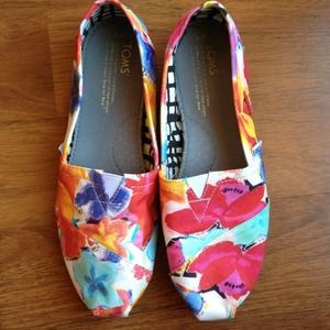 Brand new Toms Corbet Floral