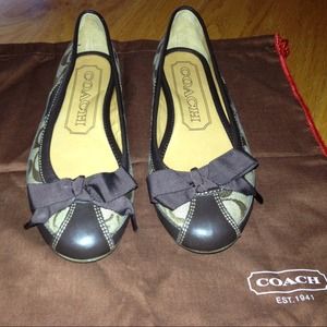 100% Authentic Coach Sarah Flats