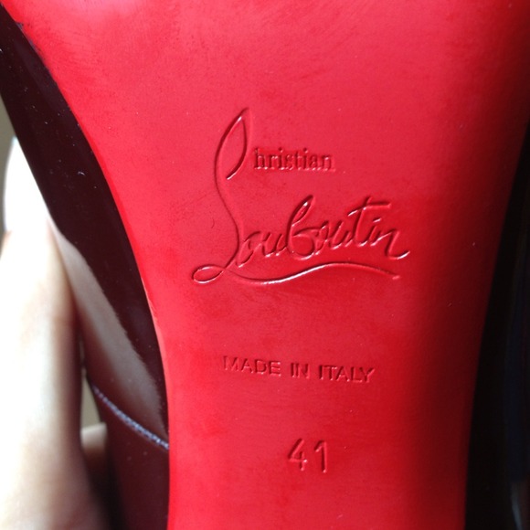 Authentic christian louboutin shoes 📍Sold📍 - Picture 2 of 4