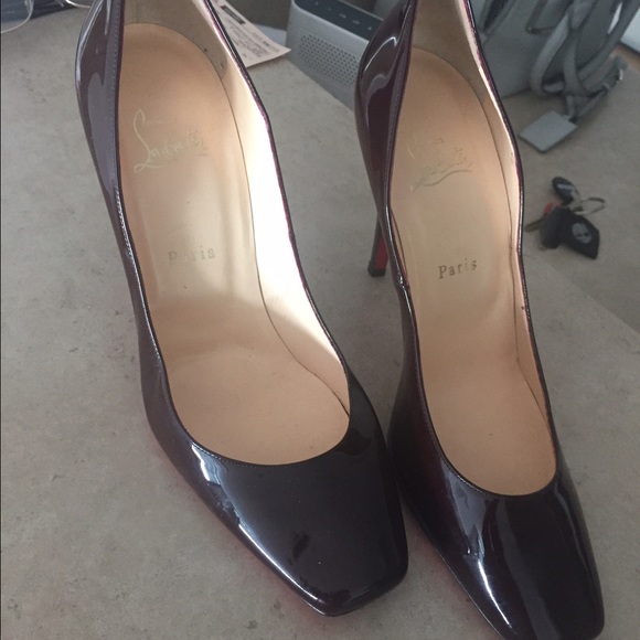 Authentic christian louboutin shoes 📍Sold📍 - Picture 4 of 4