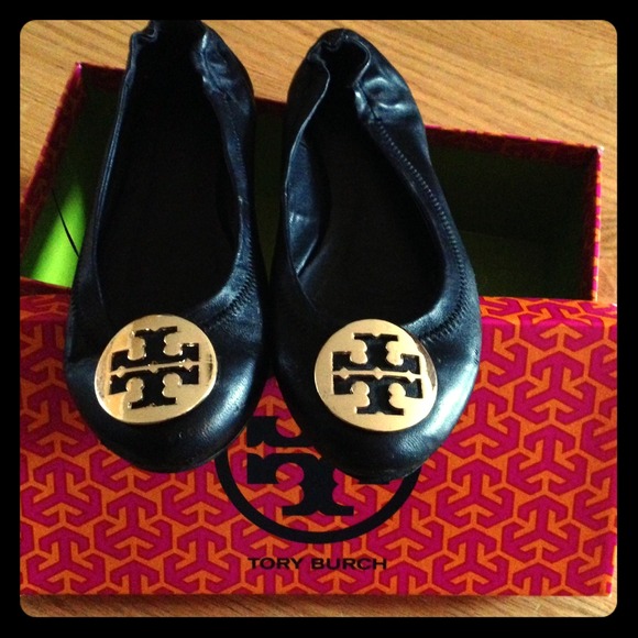 100% Authentic Tory Burch Reva Ballet Flat w Box