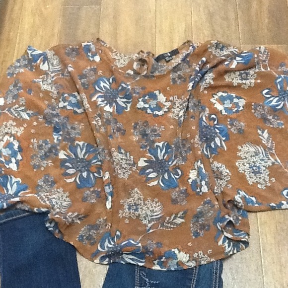 🚫TRADED🚫Butterfly top
