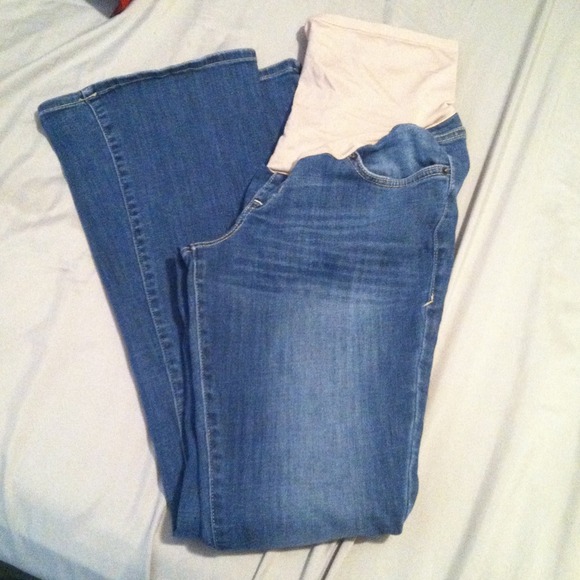 💢Bundle💢Size 4 maternity jeans and maternity top