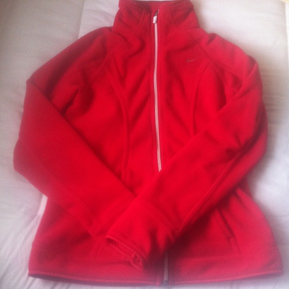 Nike fit therma fleece jacket.