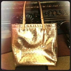 Authentic Michael Kors tote--✋--reserved--✋