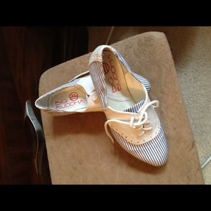 👠💢Reduced💢Denim/striped Big Buddha Flats👠