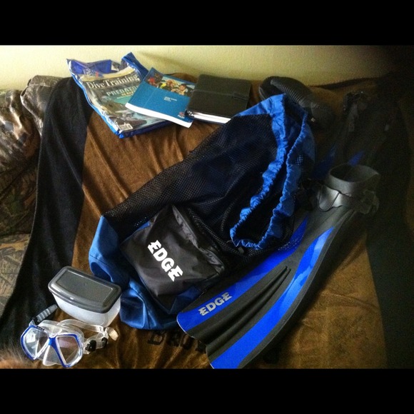 Socks and fins only for ami