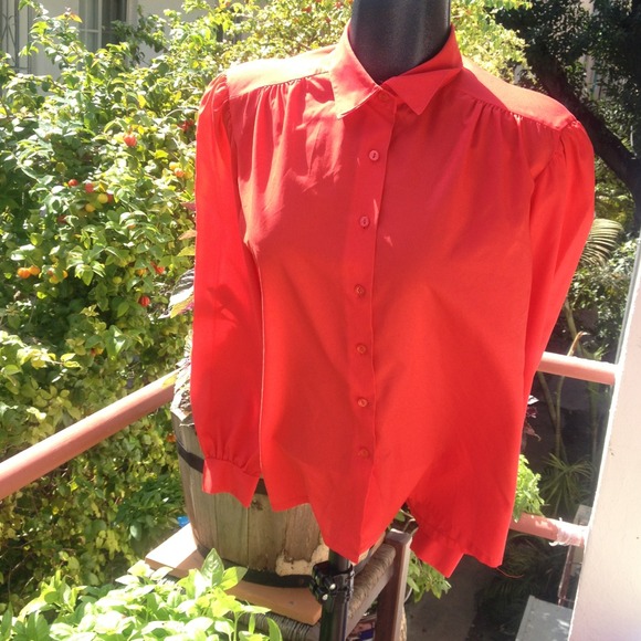 SOLD IN BUNDLE Classic Red blouse
