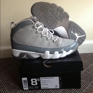 Jordan cool grey 9 size 8'5