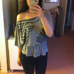 ❌SOLD❌ Grey off the shoulder top