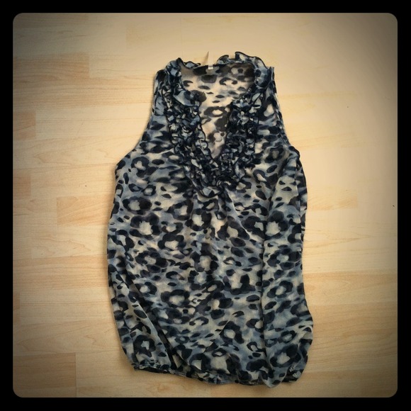 RESERVED!!Cute top