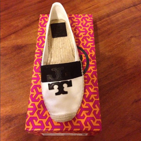 ⛔No longer Available⛔ AUTH Tory Burch flats