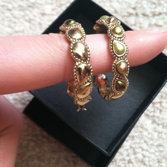 🌟🌟SOLD🌟🌟Hoop earrings