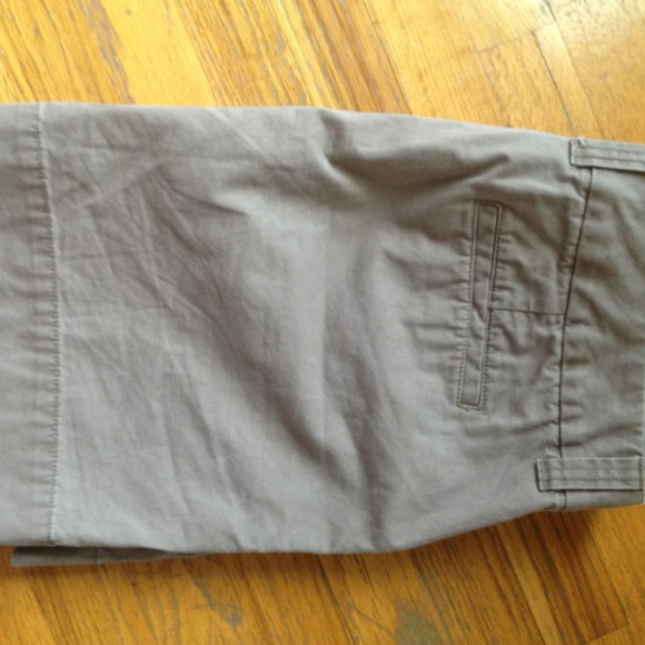 Gray Gap favorite chino skirt - Picture 2 of 3