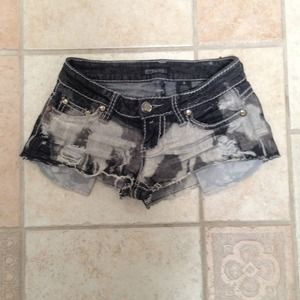 Splatter shorts