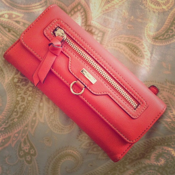 🌸Reserved🌸Adorable Nine West wallet 😄