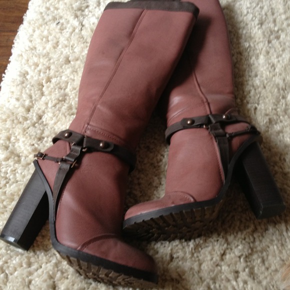 Great knee length boots brand new !!!!