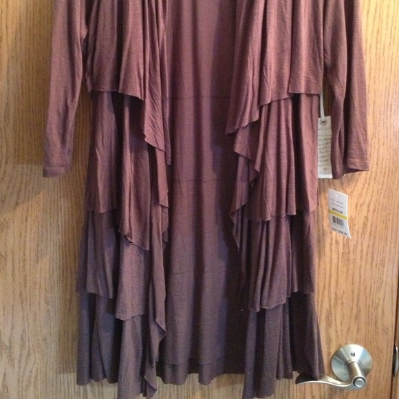 One World Ruffle Cardigan - Picture 3 of 4