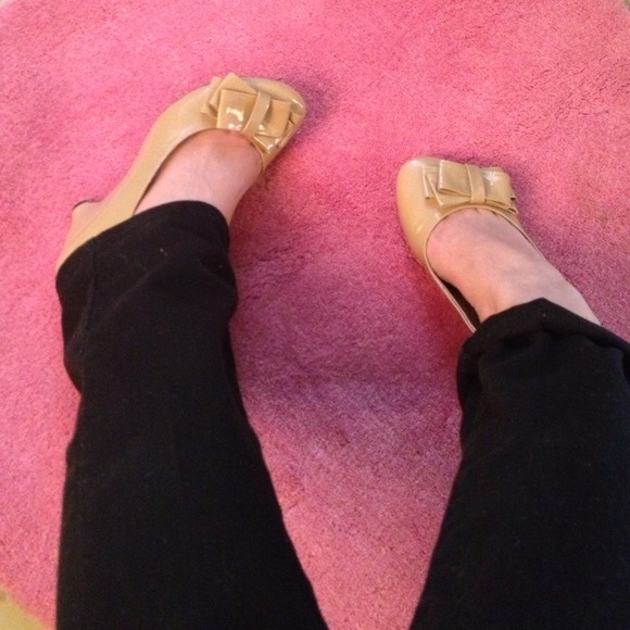 🔴SOLD🔴🌟SALE🌟 Nude patent wedge heel - Picture 4 of 4