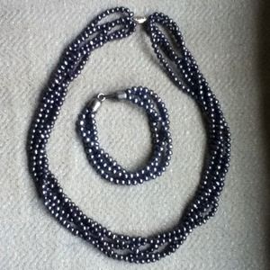 Black fresh water pearl necklace and bracelet