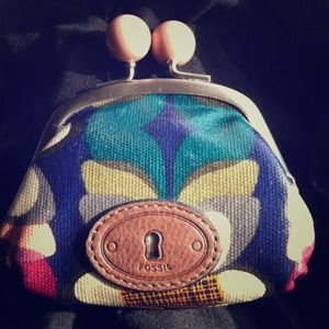 ✨Brand new Fossil change purse✨
