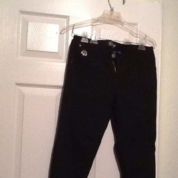 Dereon black jeans never worn