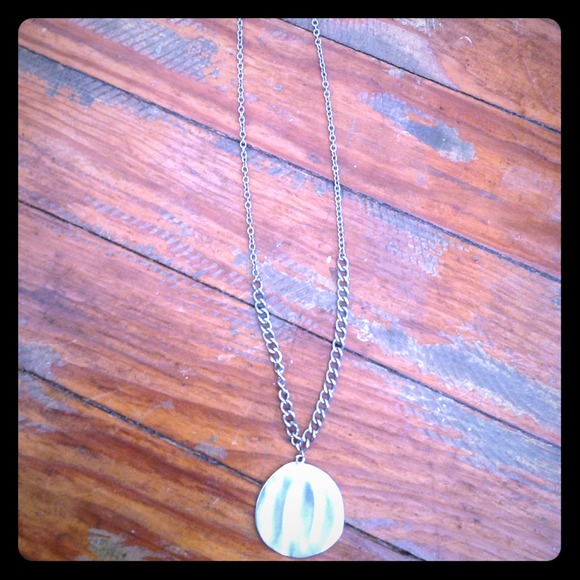 Costume jewelry, necklace