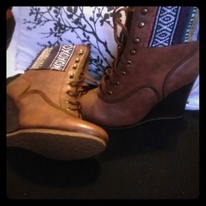 Tribal Print Brown Wedge Boots