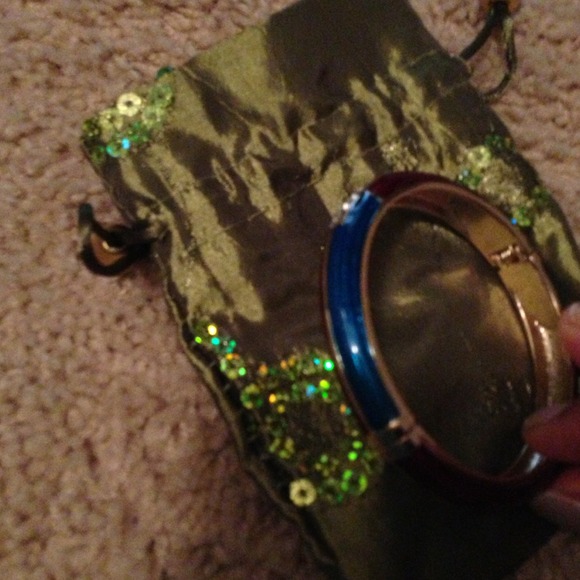 Beautiful bangle - fits all. Brand new but no tags - Picture 3 of 3