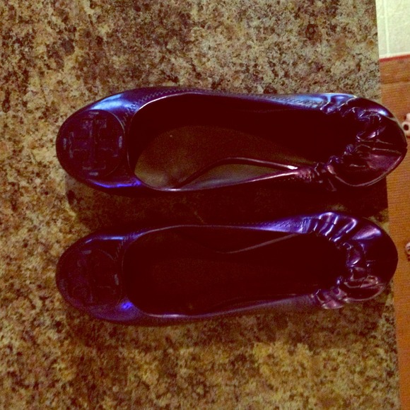 Gorgeous patent purple tory burch reva flats