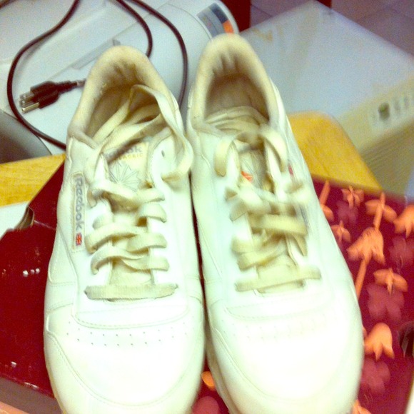 Pre Loved 8.5 Reebok Classics🌺