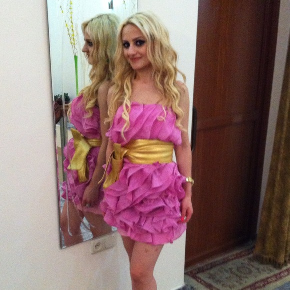 Pink dress - Picture 3 of 3