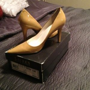 Mustard patent leather Pump, Great for Fall ??