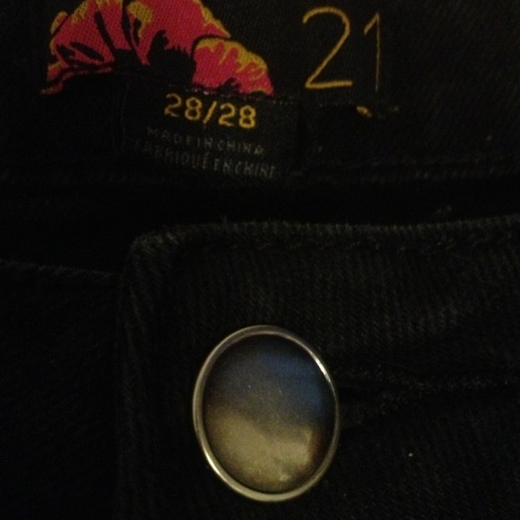 SOLD🎀Black Forever 21 Stretch Low cut Jean👠 - Picture 2 of 4