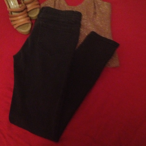 SOLD🎀Black Forever 21 Stretch Low cut Jean👠 - Picture 3 of 4