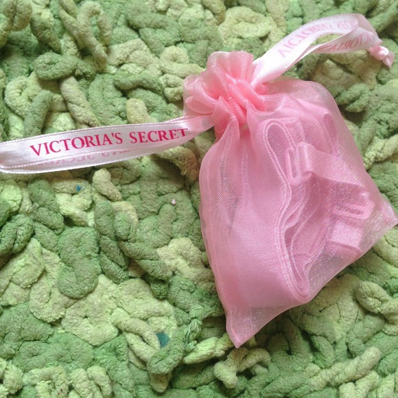 Victoria's Secret bra - Picture 3 of 4