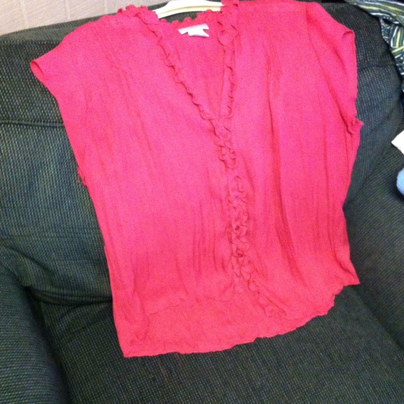 Spring/summer ruffle salmon/pink top!