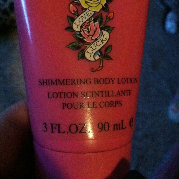 Ed Hardy set - Picture 3 of 4