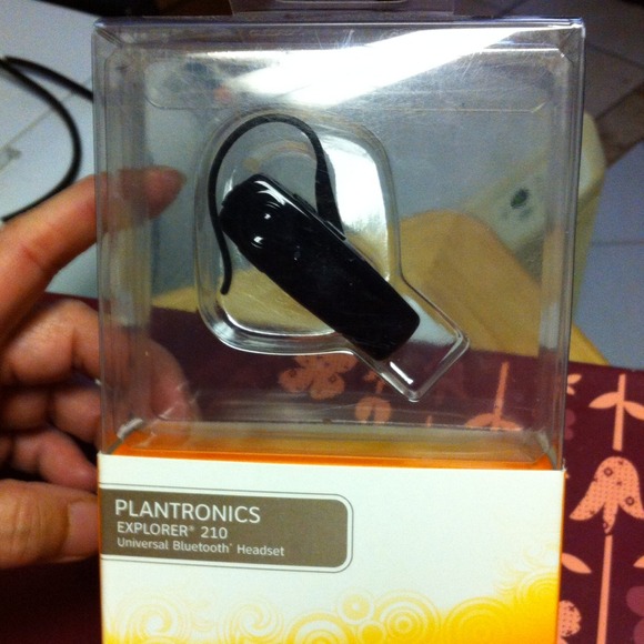 🌻SOLD IN BUNDLE BNIB AT&T universal Bluetooth🌻