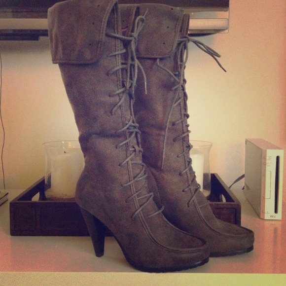 Boots - NWOT Grey faux suede lace up boots