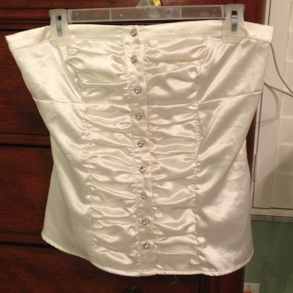 ❤XOXO  Cream Top♦Or FREE w/ Purchase of Jeans🌴