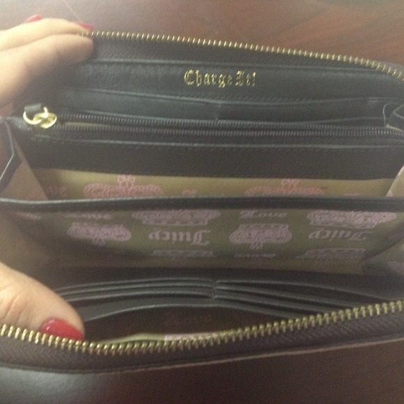 SOLD Juicy Couture wallet - Picture 2 of 4