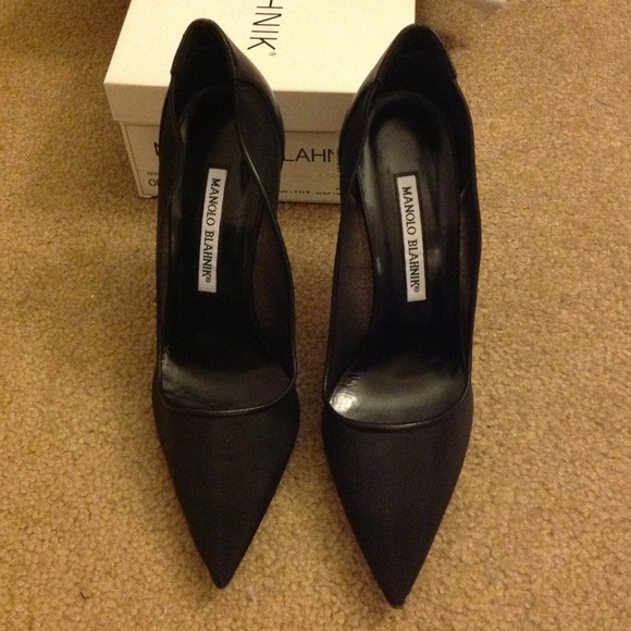 ** SOLD ** Authentic MANOLO BLAHNIK women's heels - Picture 2 of 4